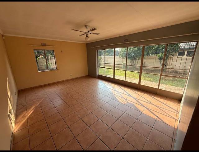 3 BEDROOM HOUSE FOR SALE IN VANDERBIJLPARK SE 6